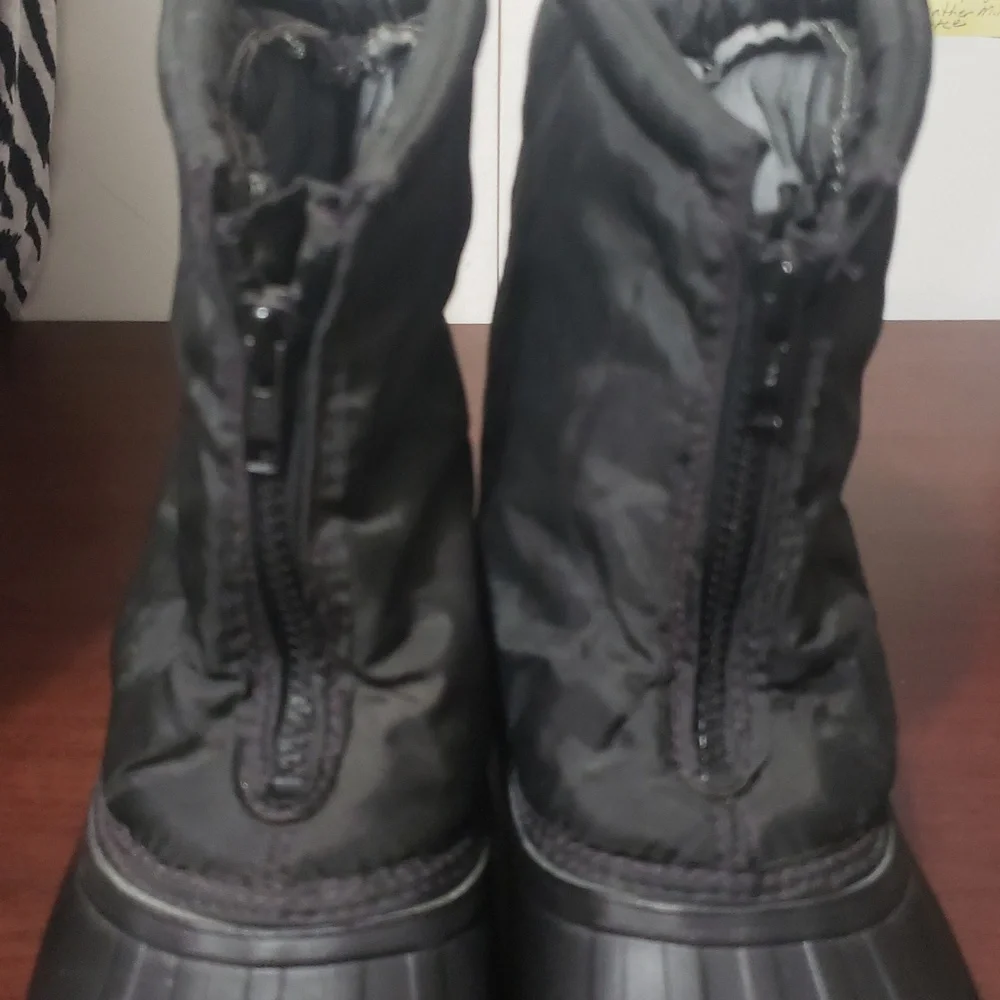 Sorel stylish black